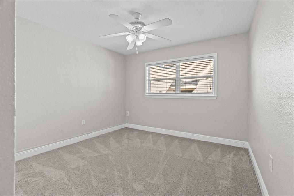 For Sale: $199,998 (2 beds, 1 baths, 594 Square Feet)