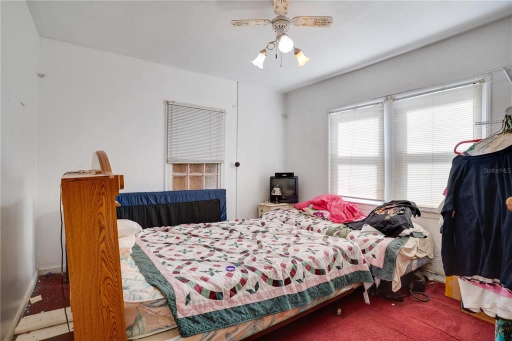 For Sale: $699,995 (3 beds, 2 baths, 2552 Square Feet)