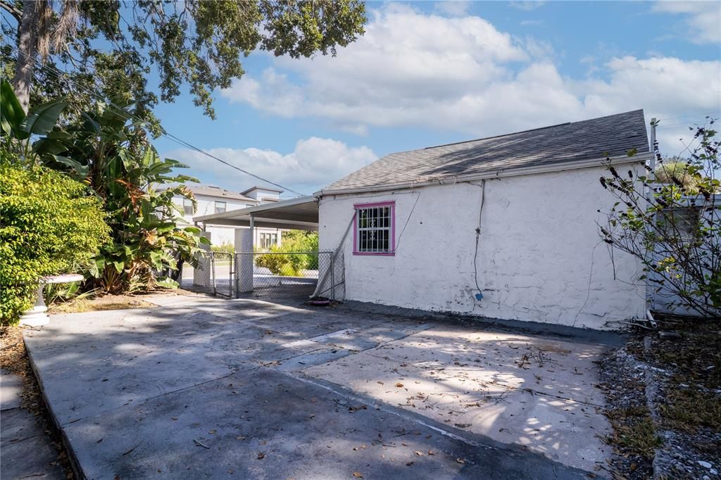 For Sale: $699,995 (3 beds, 2 baths, 2552 Square Feet)