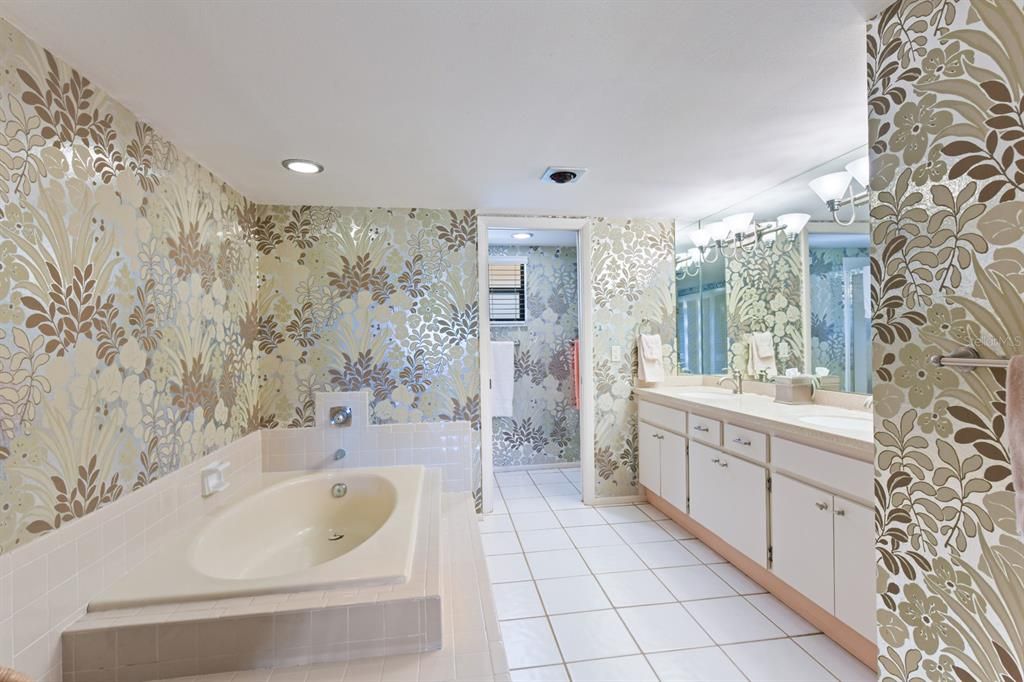 待售: $259,000 (2 贝兹, 2 浴室, 1516 平方英尺)