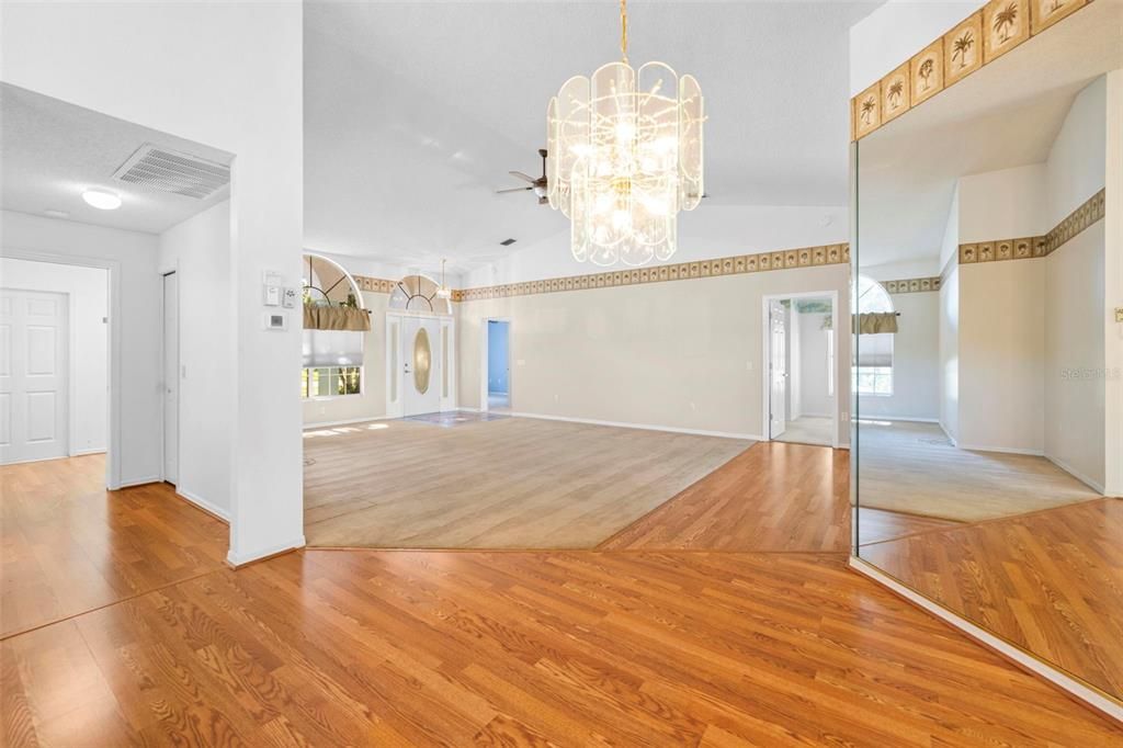 На продажу: $289,999 (3 спален, 2 ванн, 2119 Квадратных фут)