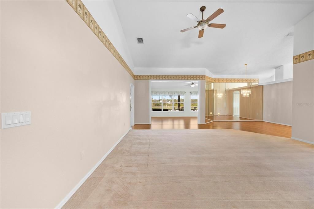 На продажу: $289,999 (3 спален, 2 ванн, 2119 Квадратных фут)