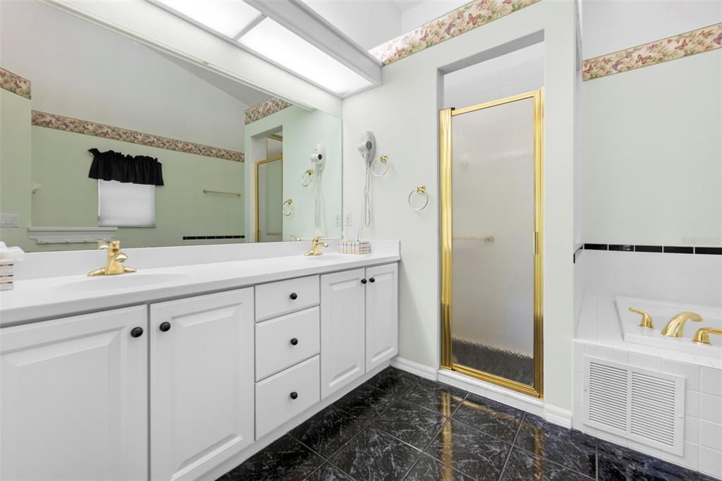 На продажу: $289,999 (3 спален, 2 ванн, 2119 Квадратных фут)