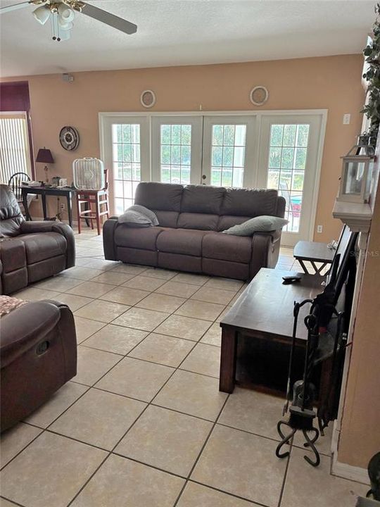 En Venta: $419,900 (3 camas, 2 baños, 2529 Pies cuadrados)