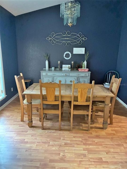 En Venta: $419,900 (3 camas, 2 baños, 2529 Pies cuadrados)