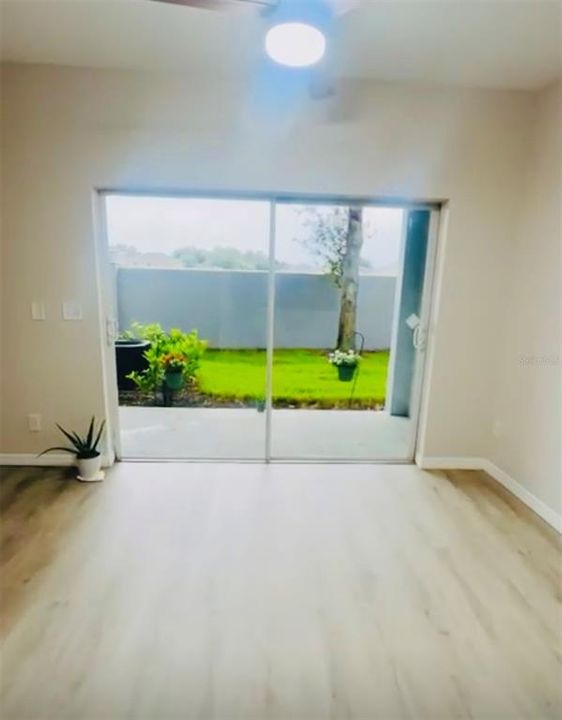 出租: $1,850 (2 贝兹, 2 浴室, 987 平方英尺)