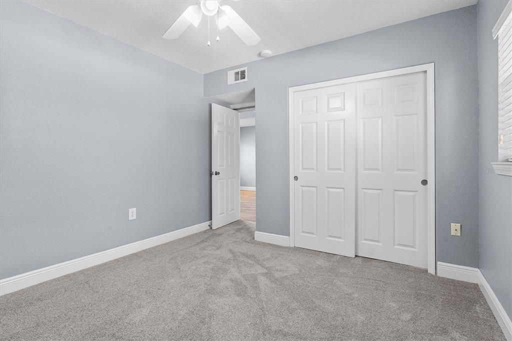 For Sale: $199,998 (2 beds, 1 baths, 572 Square Feet)