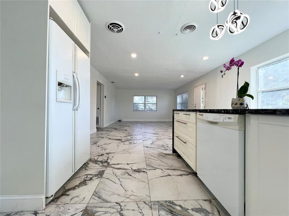 В аренду: $3,000 (3 спален, 2 ванн, 1560 Квадратных фут)