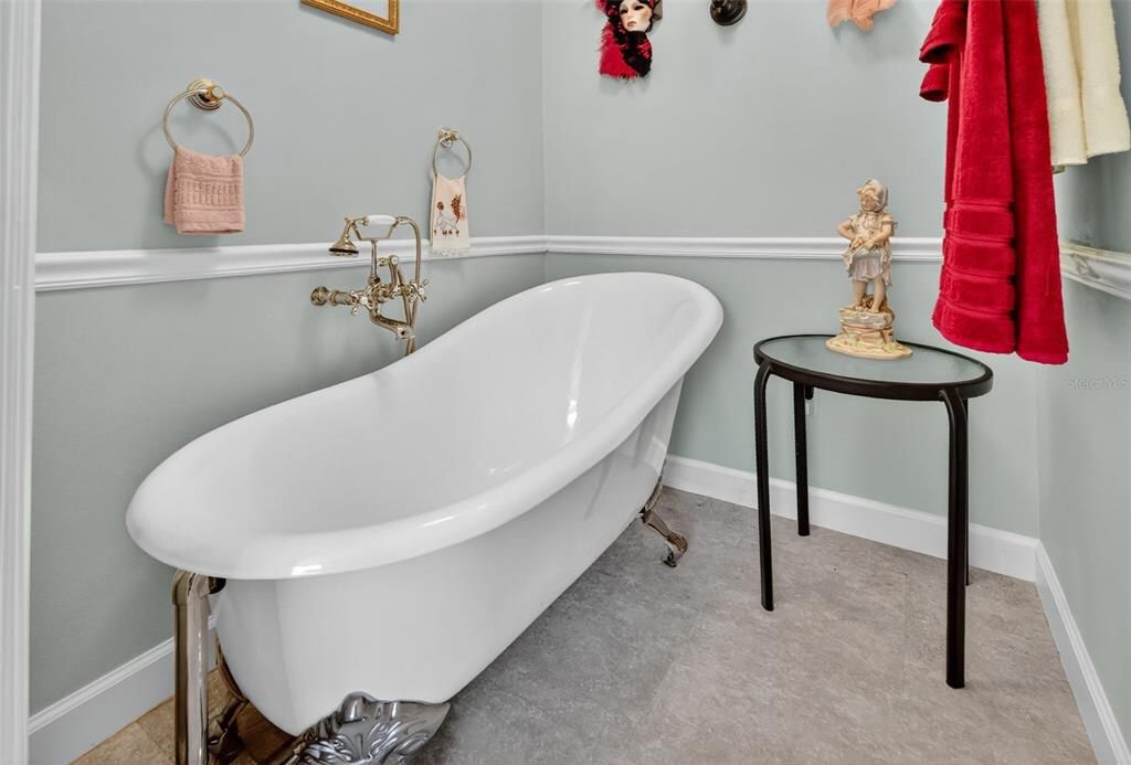 Activo con contrato: $369,900 (3 camas, 2 baños, 1677 Pies cuadrados)