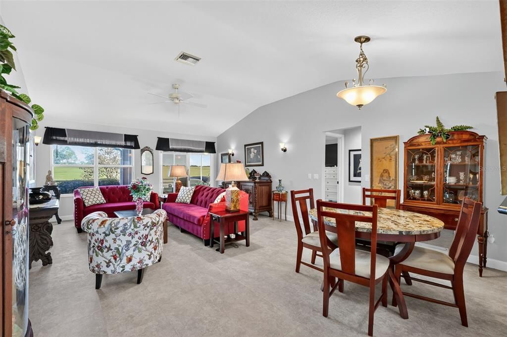 Activo con contrato: $369,900 (3 camas, 2 baños, 1677 Pies cuadrados)