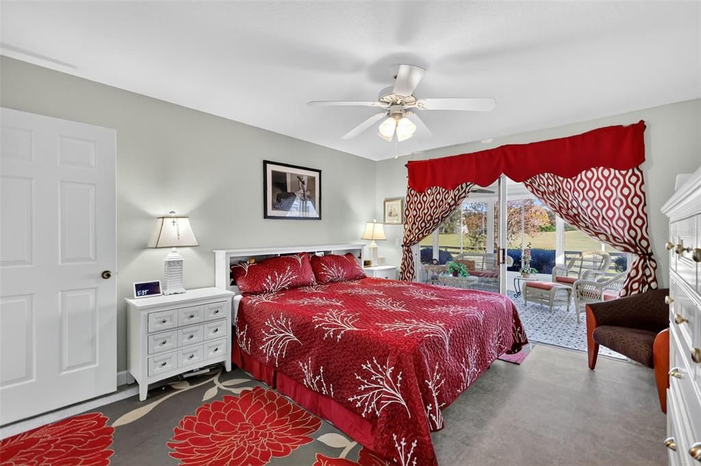 Activo con contrato: $369,900 (3 camas, 2 baños, 1677 Pies cuadrados)