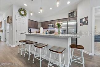 待售: $425,000 (4 贝兹, 2 浴室, 2080 平方英尺)