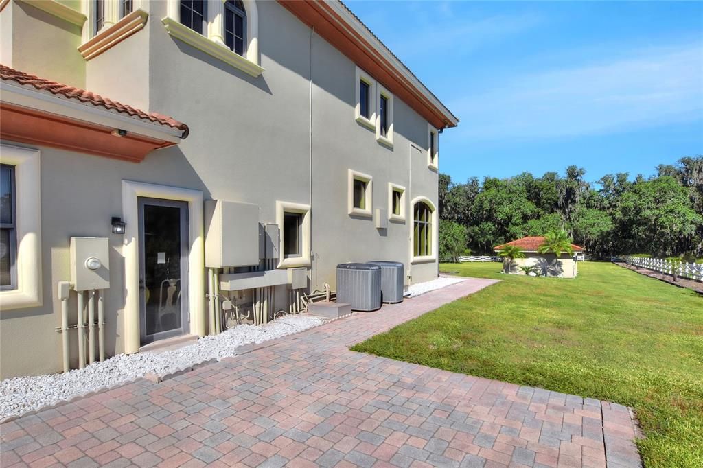 For Sale: $3,500,000 (5 beds, 5 baths, 6271 Square Feet)