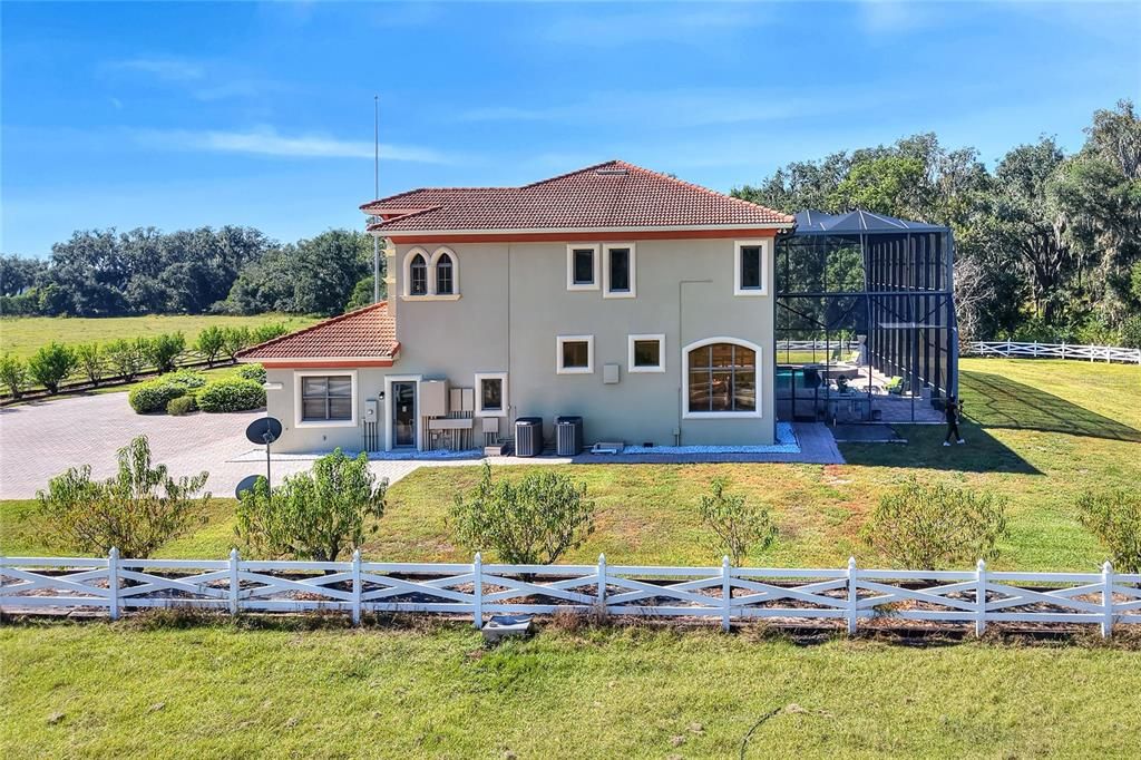 For Sale: $3,500,000 (5 beds, 5 baths, 6271 Square Feet)