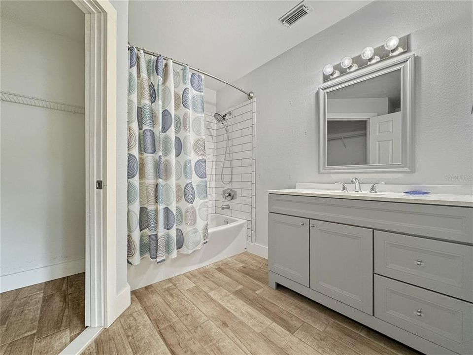 En Venta: $139,000 (2 camas, 2 baños, 956 Pies cuadrados)