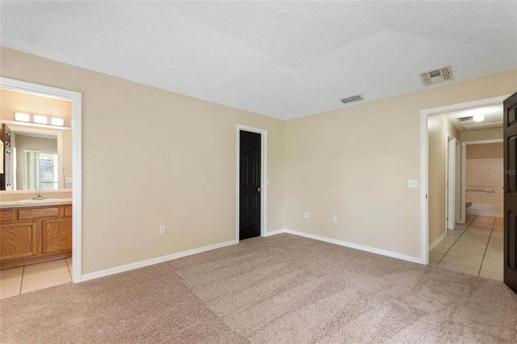 出租: $2,100 (4 贝兹, 2 浴室, 1582 平方英尺)