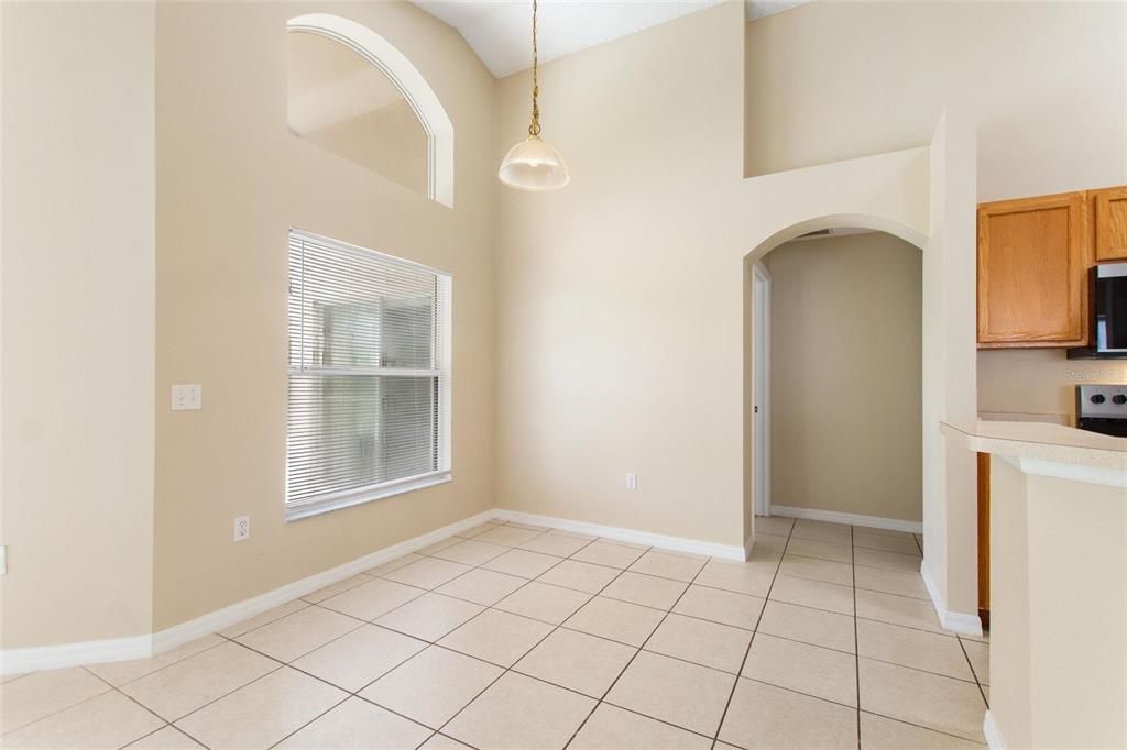 出租: $2,100 (4 贝兹, 2 浴室, 1582 平方英尺)