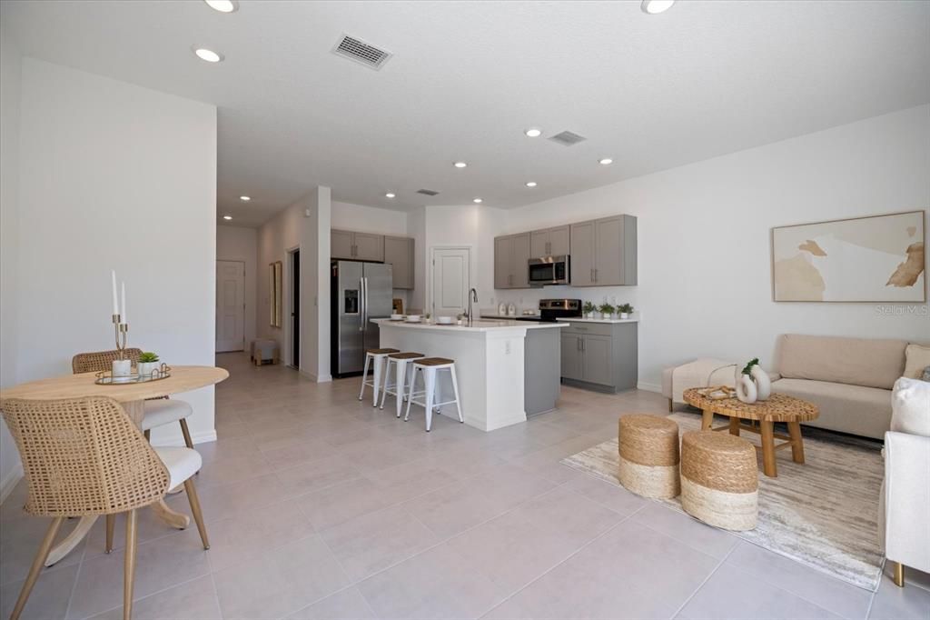 待售: $329,000 (3 贝兹, 2 浴室, 1373 平方英尺)