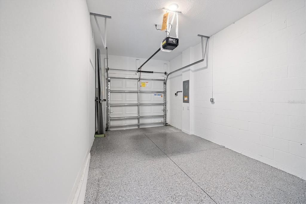 待售: $329,000 (3 贝兹, 2 浴室, 1373 平方英尺)