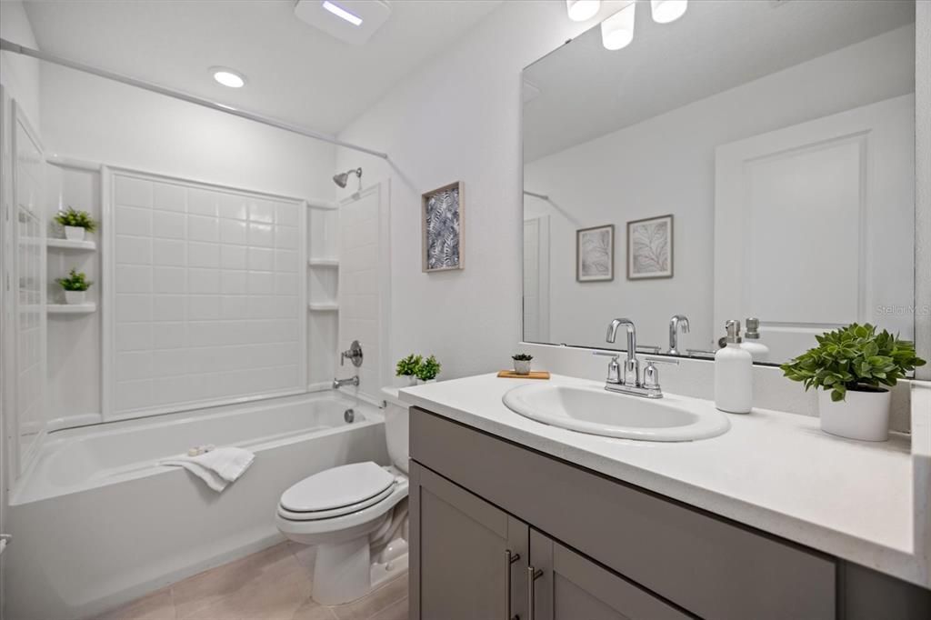 待售: $329,000 (3 贝兹, 2 浴室, 1373 平方英尺)