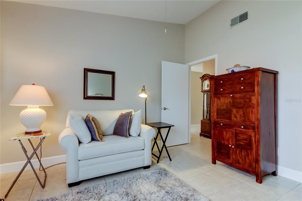 待售: $329,900 (2 贝兹, 2 浴室, 1129 平方英尺)