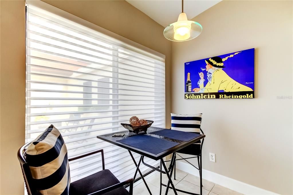 待售: $329,900 (2 贝兹, 2 浴室, 1129 平方英尺)