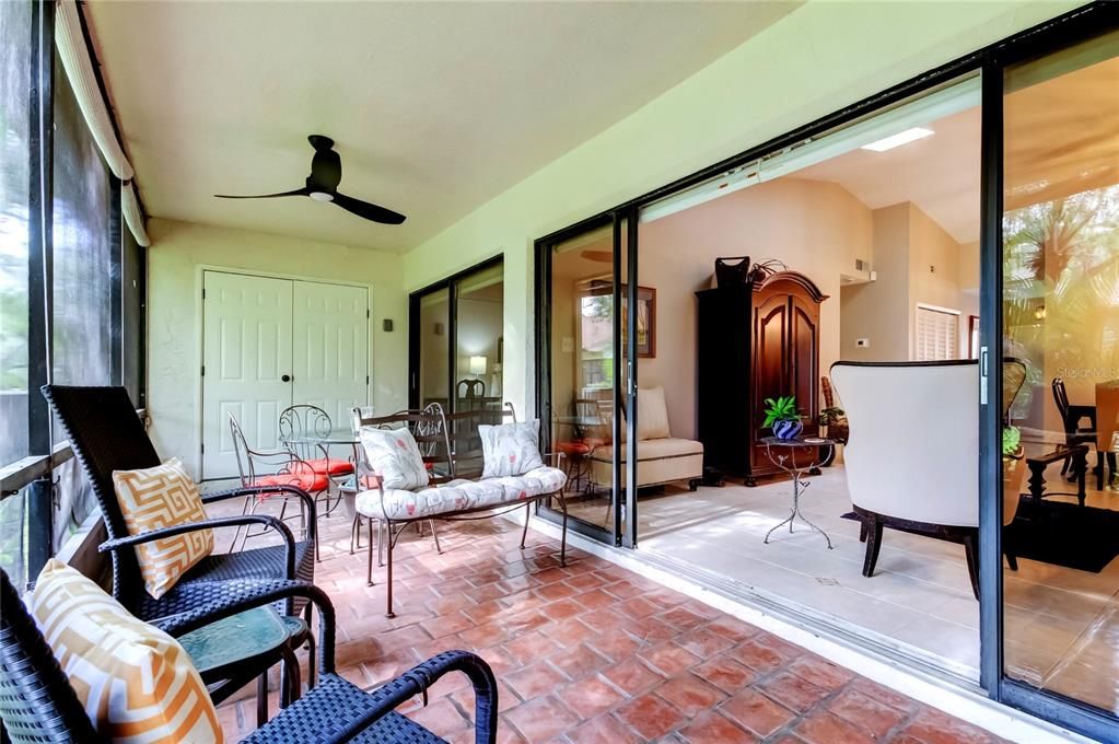 待售: $329,900 (2 贝兹, 2 浴室, 1129 平方英尺)