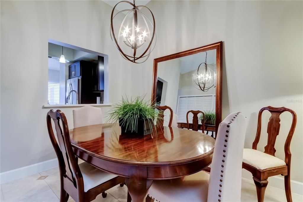 待售: $329,900 (2 贝兹, 2 浴室, 1129 平方英尺)