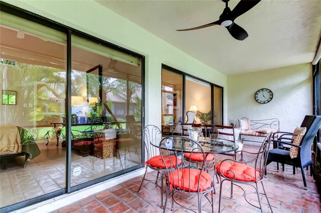 待售: $329,900 (2 贝兹, 2 浴室, 1129 平方英尺)