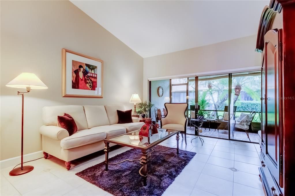 待售: $329,900 (2 贝兹, 2 浴室, 1129 平方英尺)