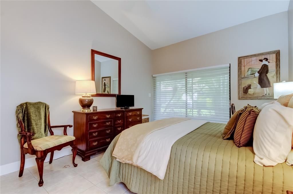 待售: $329,900 (2 贝兹, 2 浴室, 1129 平方英尺)