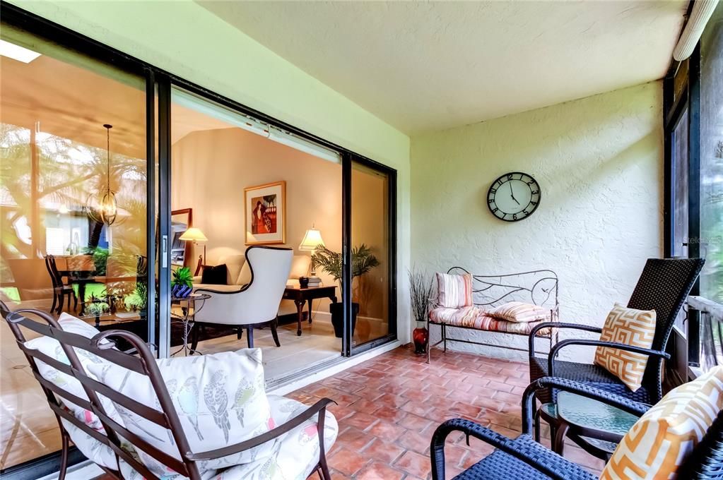 待售: $329,900 (2 贝兹, 2 浴室, 1129 平方英尺)