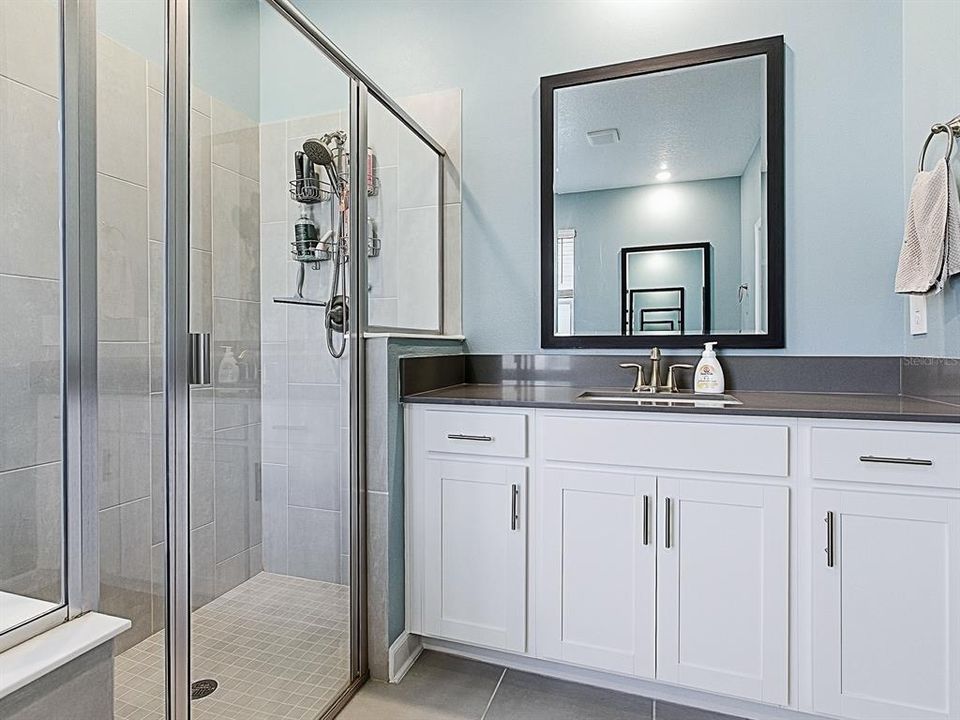 Active With Contract: $639,900 (4 beds, 3 baths, 2911 Square Feet)