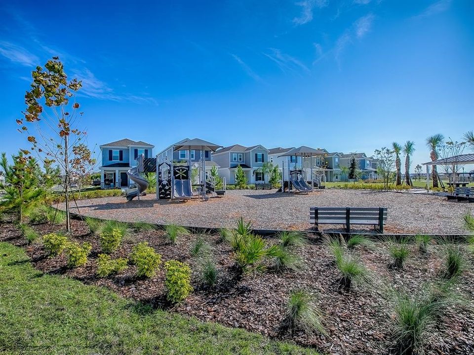 Active With Contract: $639,900 (4 beds, 3 baths, 2911 Square Feet)