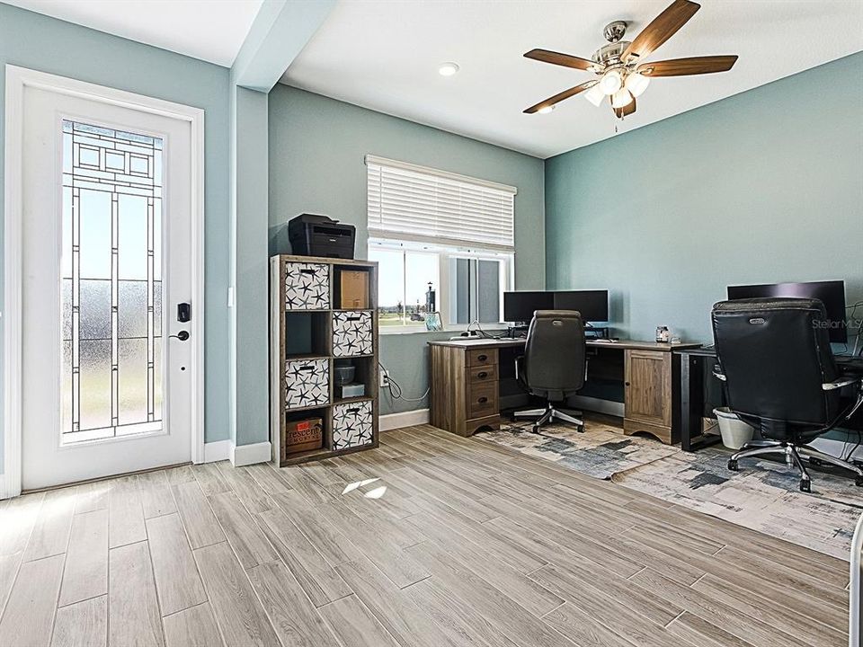 Active With Contract: $639,900 (4 beds, 3 baths, 2911 Square Feet)