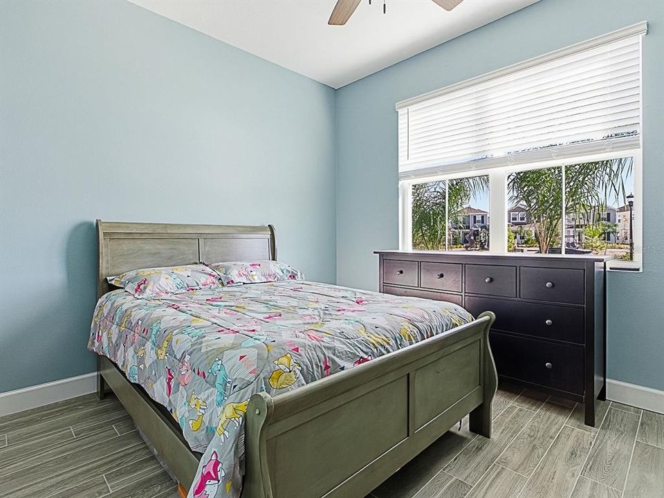 Active With Contract: $639,900 (4 beds, 3 baths, 2911 Square Feet)