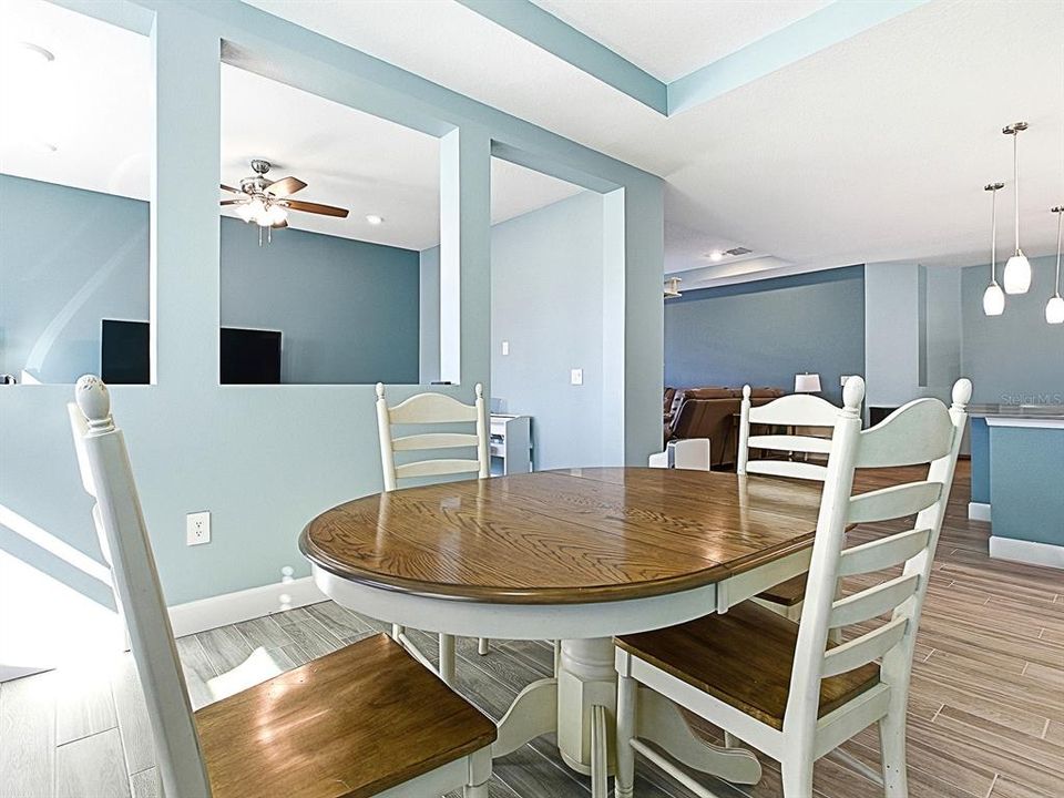 Active With Contract: $639,900 (4 beds, 3 baths, 2911 Square Feet)