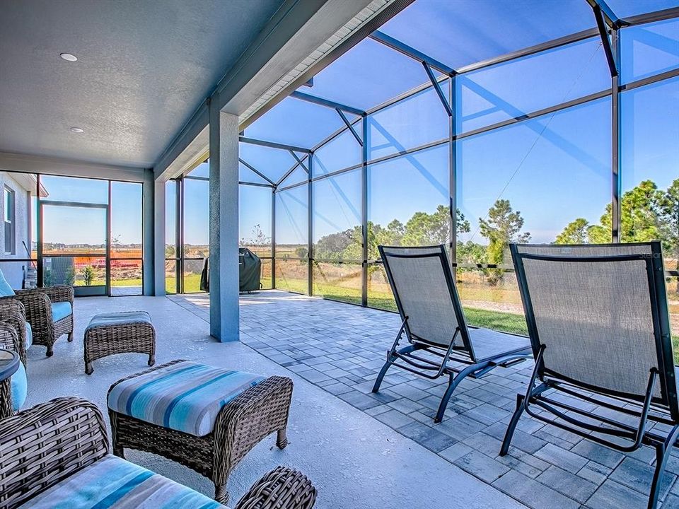 Active With Contract: $639,900 (4 beds, 3 baths, 2911 Square Feet)