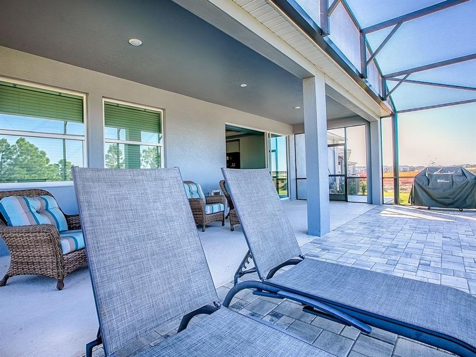 Active With Contract: $639,900 (4 beds, 3 baths, 2911 Square Feet)