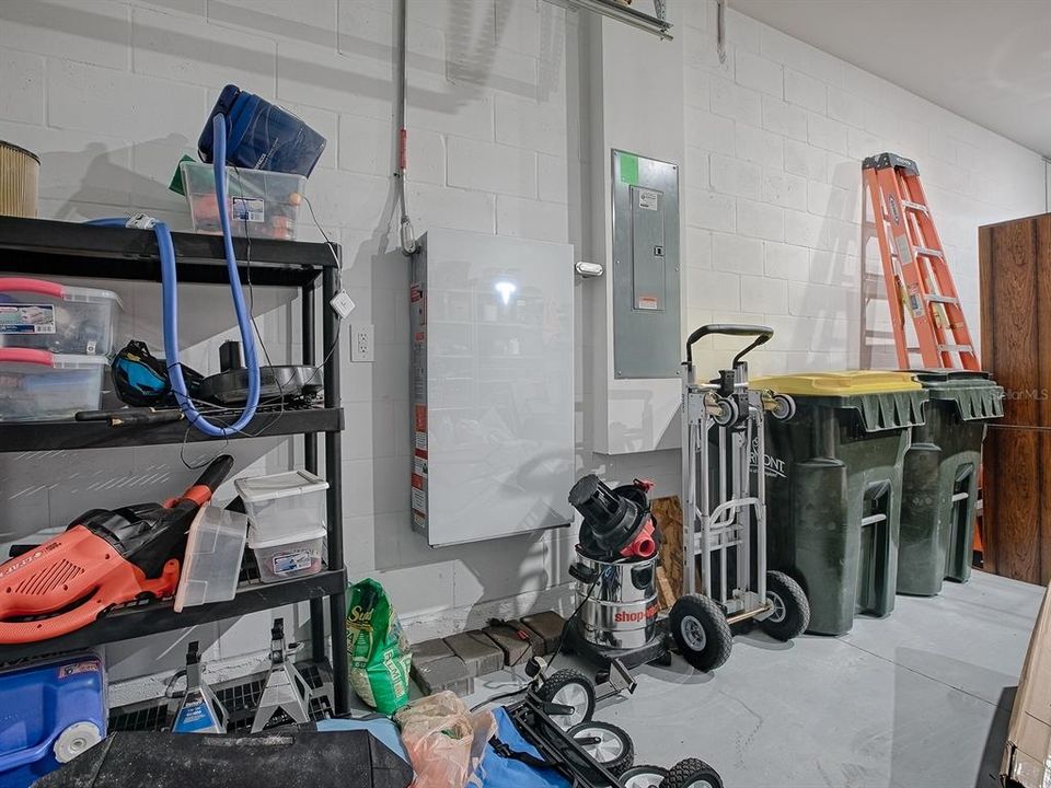 Active With Contract: $639,900 (4 beds, 3 baths, 2911 Square Feet)