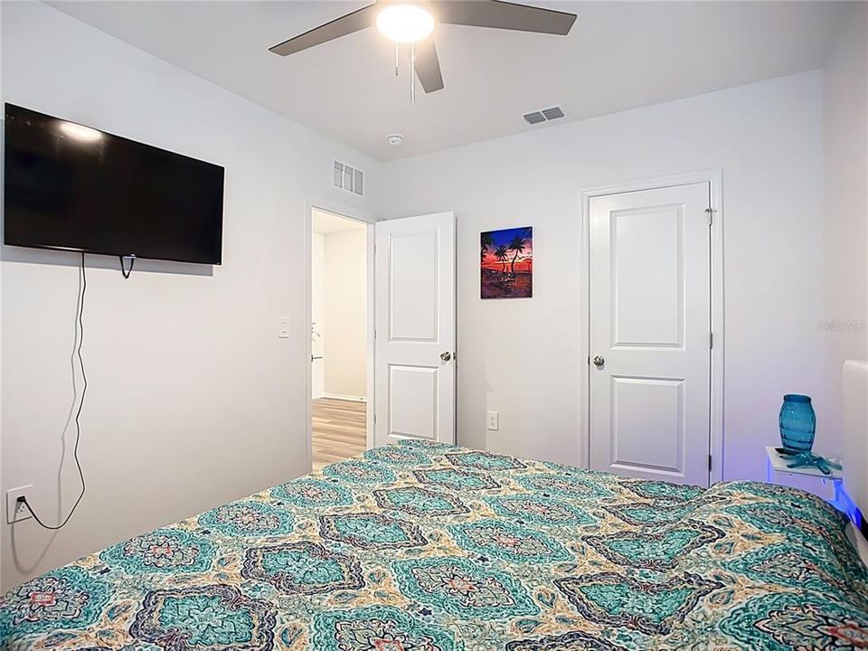 For Sale: $393,000 (4 beds, 2 baths, 1816 Square Feet)