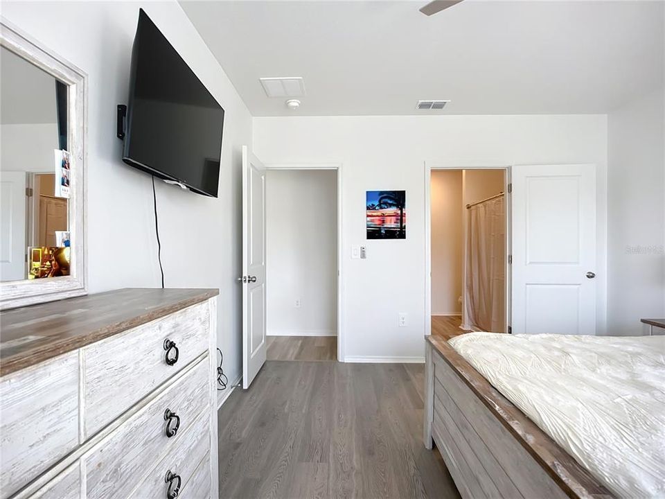 For Sale: $393,000 (4 beds, 2 baths, 1816 Square Feet)