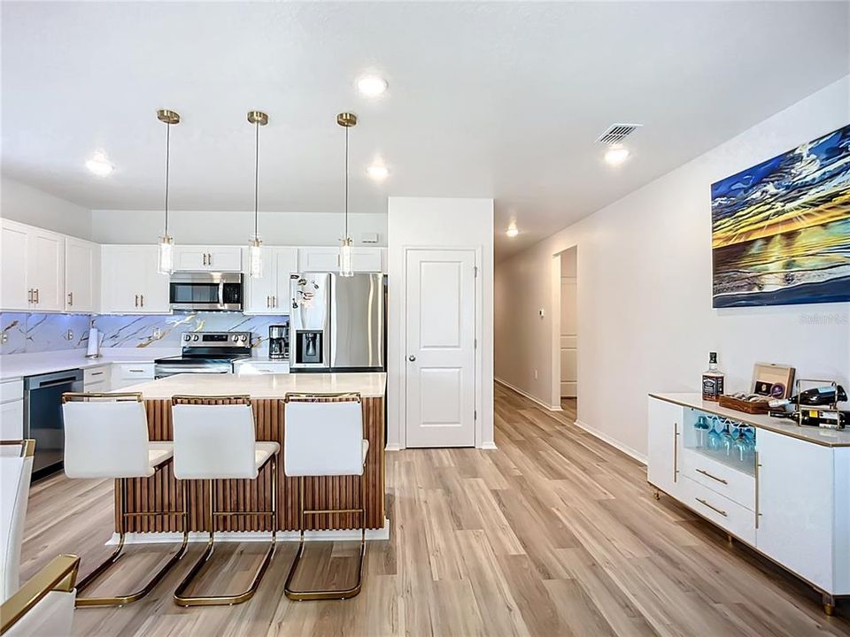 For Sale: $393,000 (4 beds, 2 baths, 1816 Square Feet)