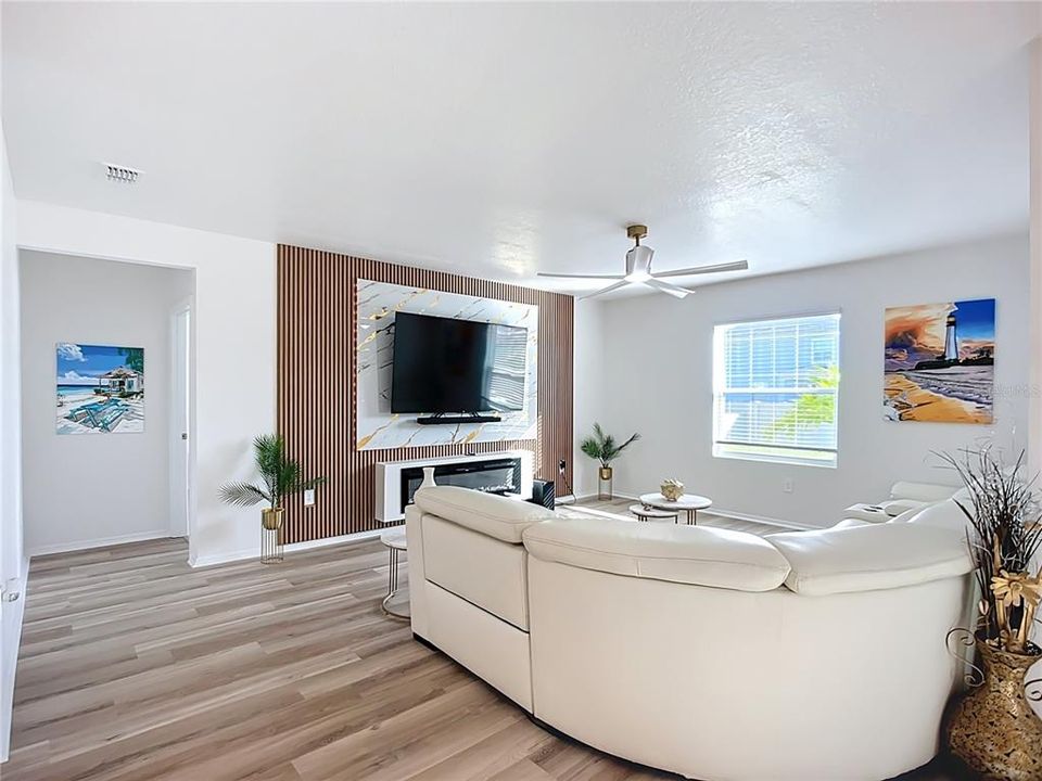 For Sale: $393,000 (4 beds, 2 baths, 1816 Square Feet)