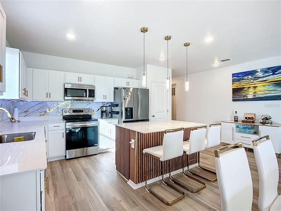 For Sale: $393,000 (4 beds, 2 baths, 1816 Square Feet)