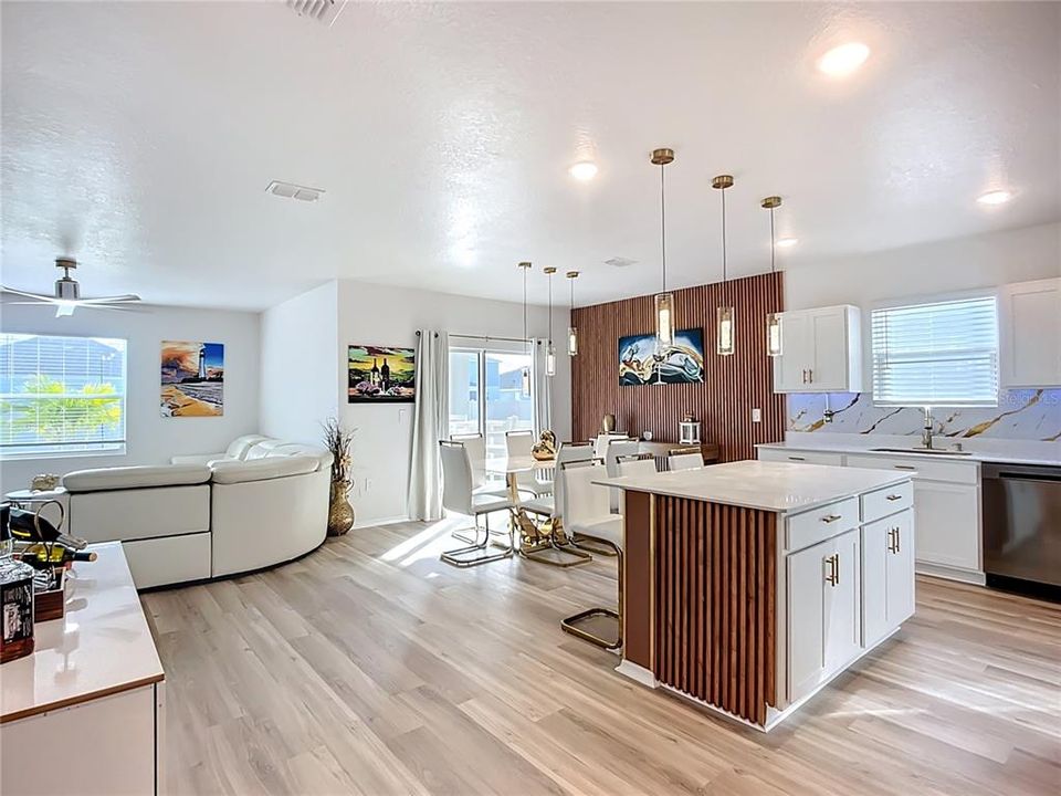 For Sale: $393,000 (4 beds, 2 baths, 1816 Square Feet)