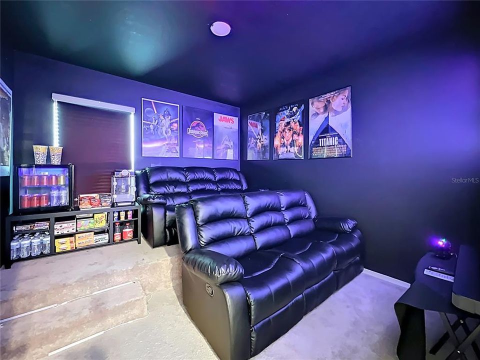 For Sale: $393,000 (4 beds, 2 baths, 1816 Square Feet)