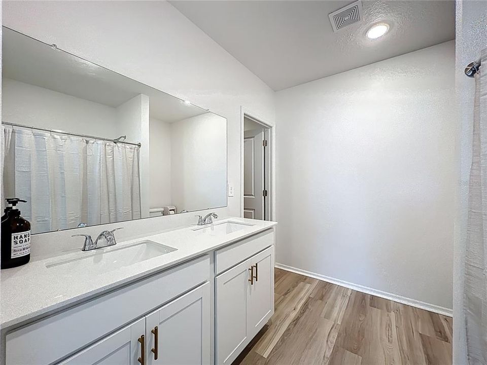 For Sale: $393,000 (4 beds, 2 baths, 1816 Square Feet)