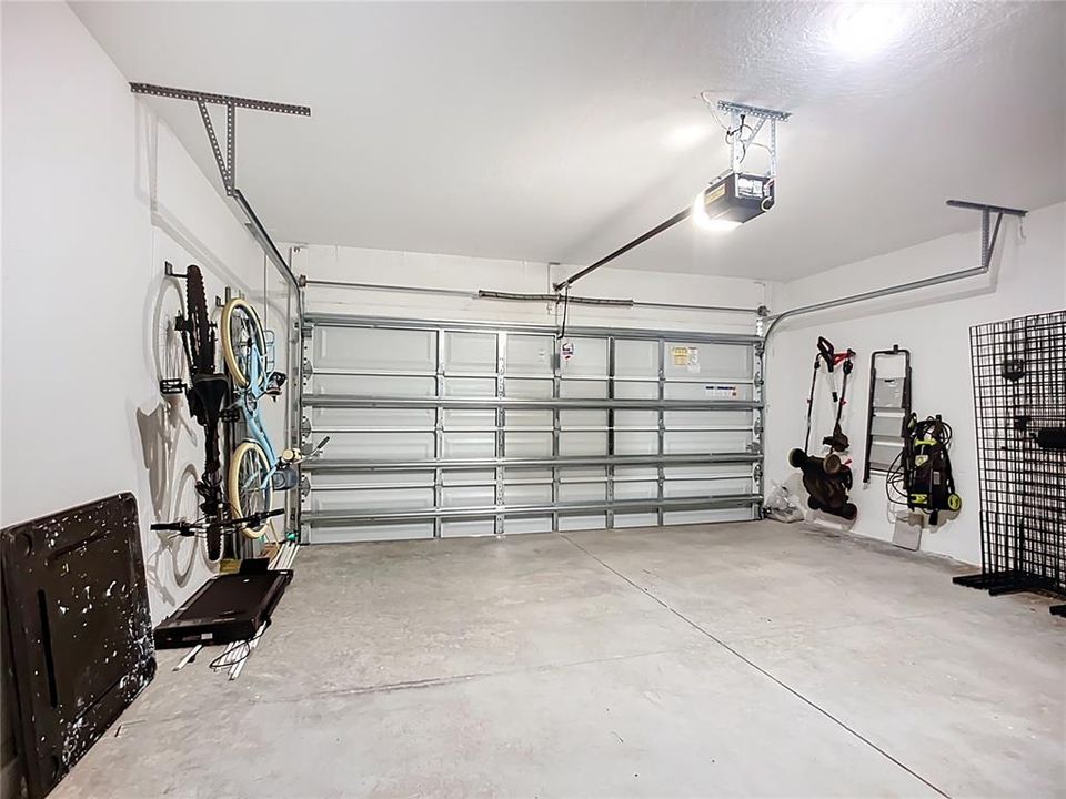 For Sale: $393,000 (4 beds, 2 baths, 1816 Square Feet)