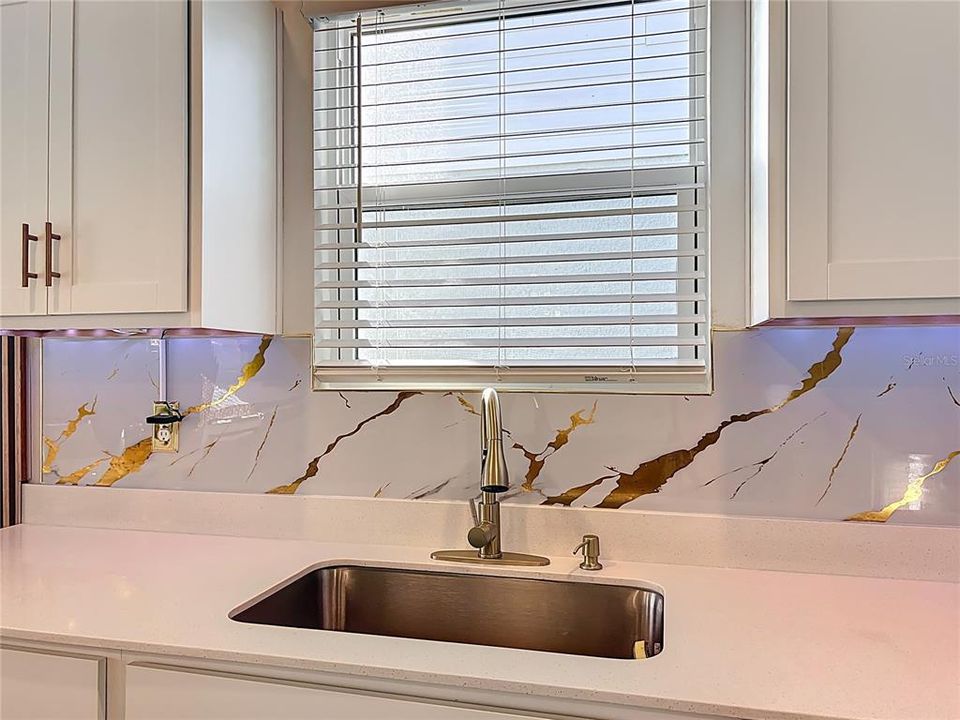 For Sale: $393,000 (4 beds, 2 baths, 1816 Square Feet)